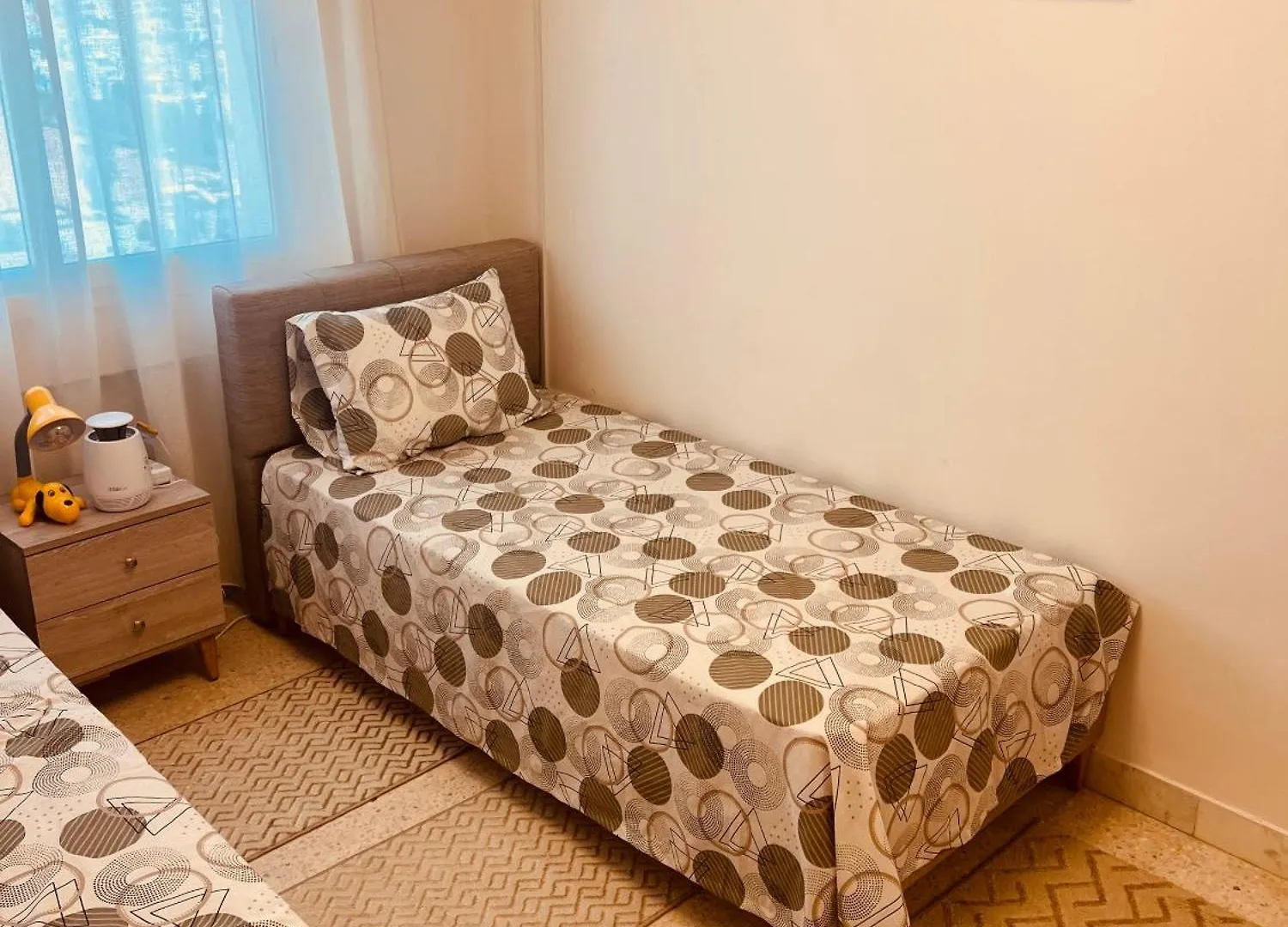 Apartment Ennasr, Apt Tres Bien Equipe, Central Et Paisible Borj Turki